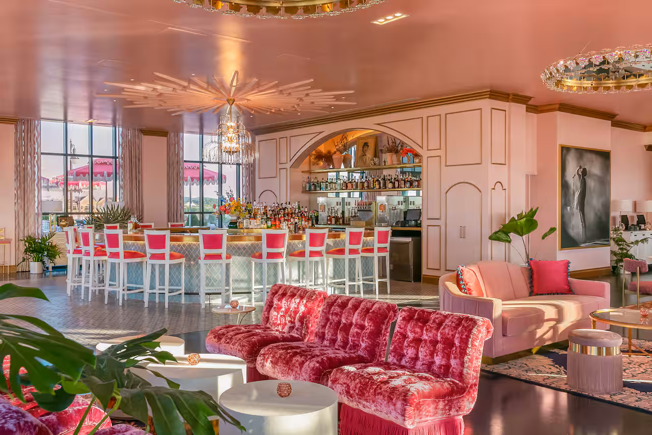 commercialphotography-digitallove-nashville-graduatehotel-whitelimousine-60